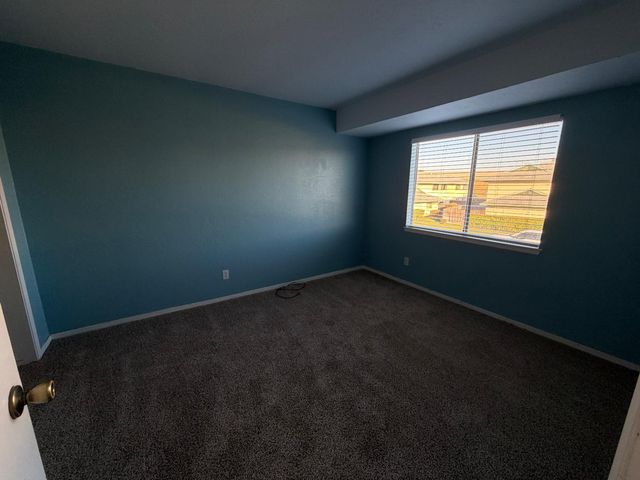 4908 N Winery Circle, Fresno, CA 93726