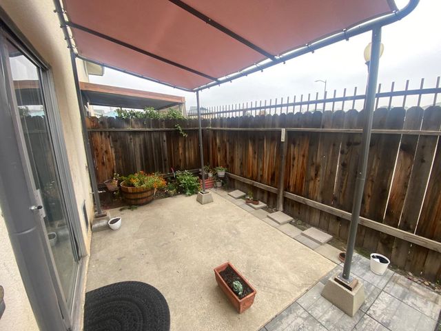 4908 N Winery Circle, Fresno, CA 93726