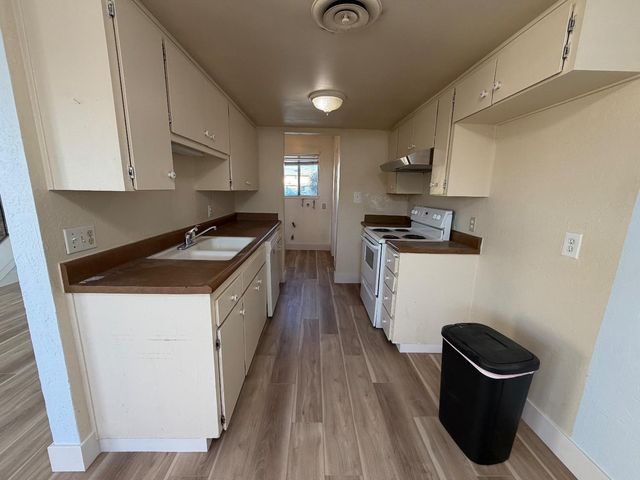 4908 N Winery Circle, Fresno, CA 93726