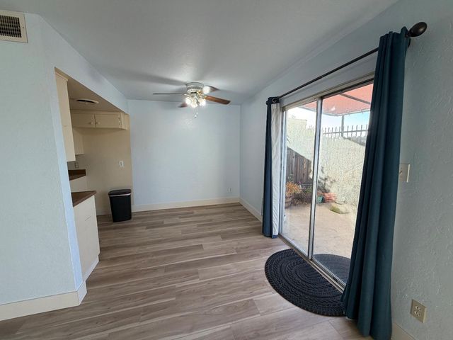 4908 N Winery Circle, Fresno, CA 93726