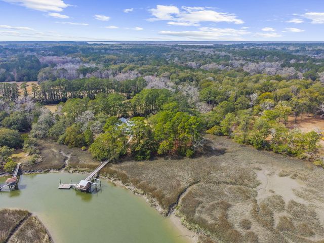 8340 Crooked Creek Lane, Edisto Island, SC 29438
