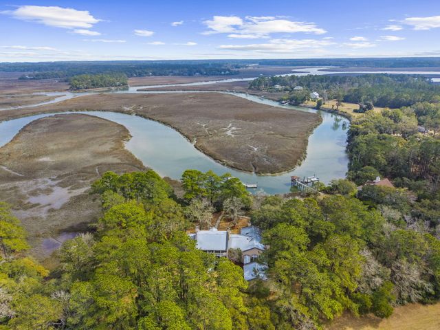 8340 Crooked Creek Lane, Edisto Island, SC 29438