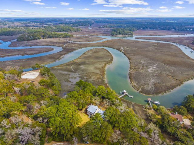 8340 Crooked Creek Lane, Edisto Island, SC 29438