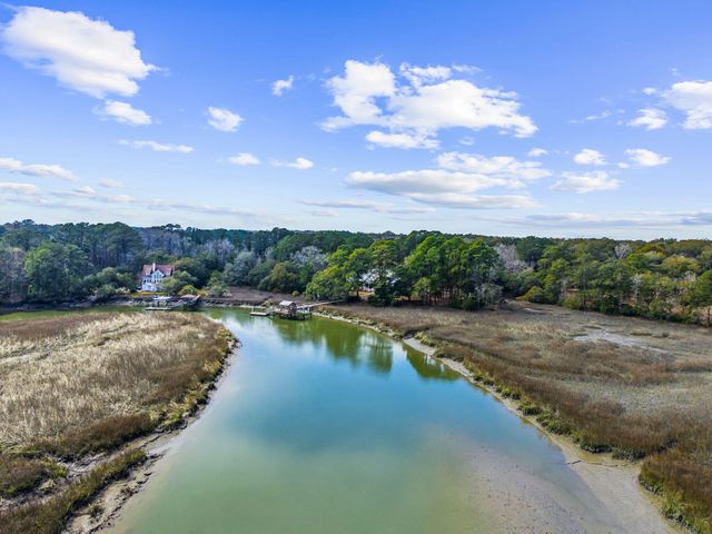 8340 Crooked Creek Lane, Edisto Island, SC 29438