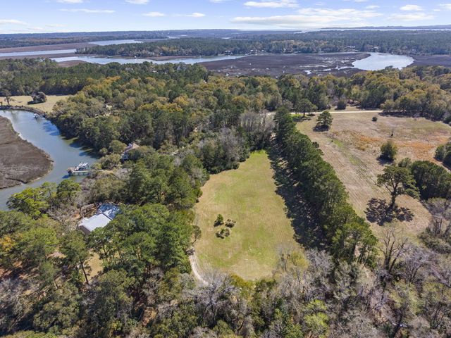 8340 Crooked Creek Lane, Edisto Island, SC 29438
