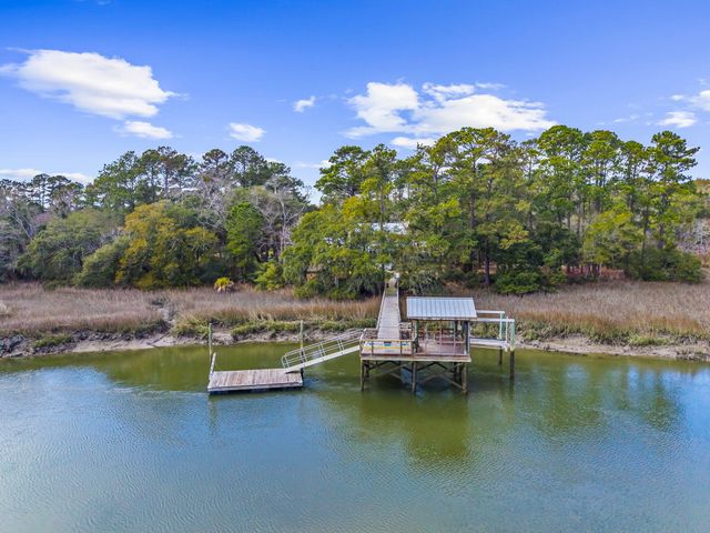 8340 Crooked Creek Lane, Edisto Island, SC 29438