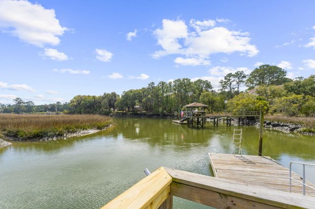 8340 Crooked Creek Lane, Edisto Island, SC 29438