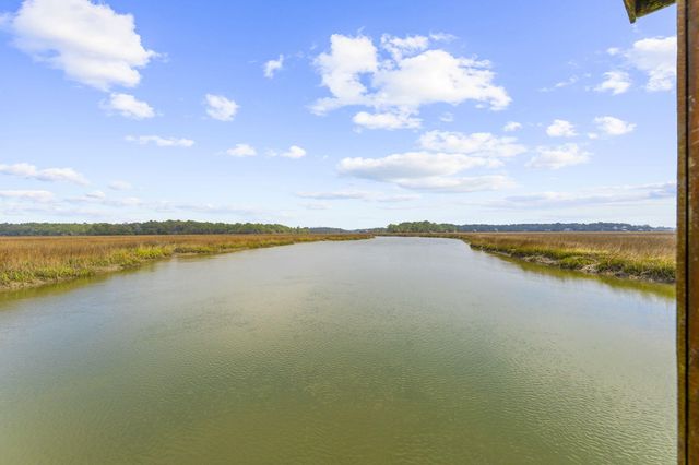 8340 Crooked Creek Lane, Edisto Island, SC 29438