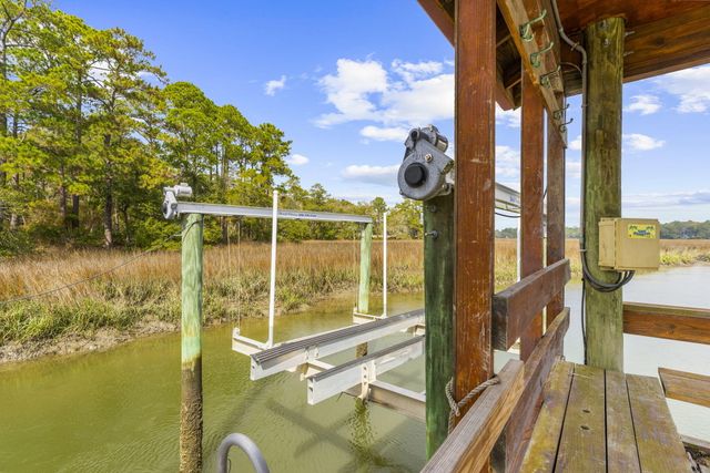 8340 Crooked Creek Lane, Edisto Island, SC 29438