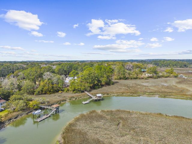 8340 Crooked Creek Lane, Edisto Island, SC 29438