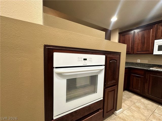 19 East Agate Avenue 305, Las Vegas, NV 89123