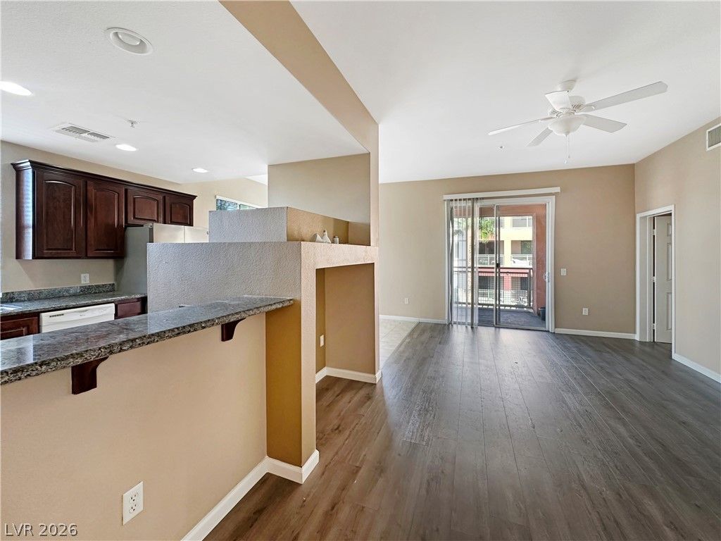 19 East Agate Avenue 305, Las Vegas, NV 89123 — photo 5