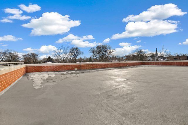 225 Main Street 214, Roselle, IL 60172