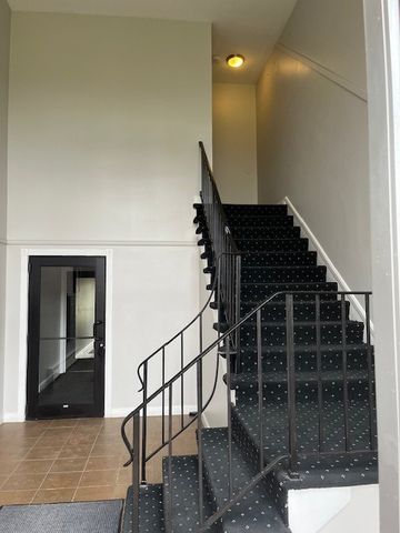 2422 N Kennicott Drive 2D, Arlington Heights, IL 60004