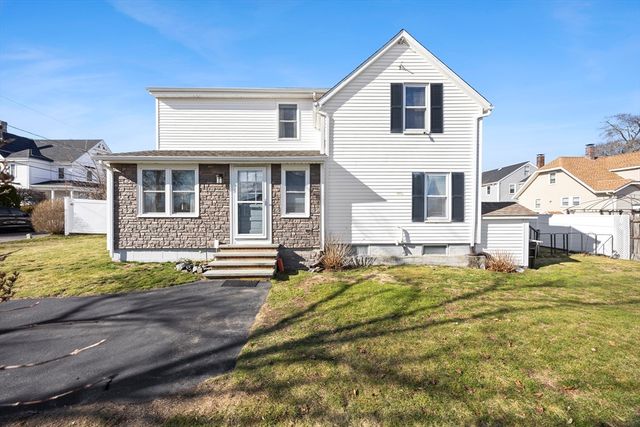 18 Belmont Pl, Brockton, MA 02301