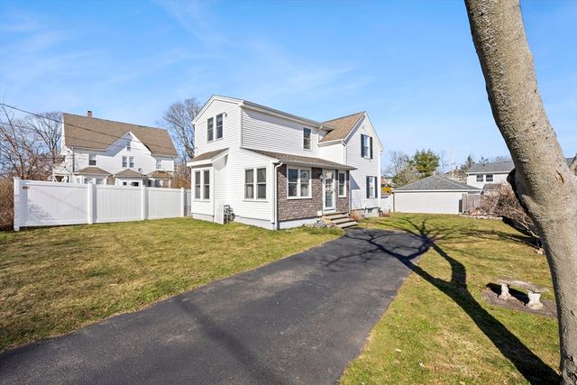18 Belmont Pl, Brockton, MA 02301