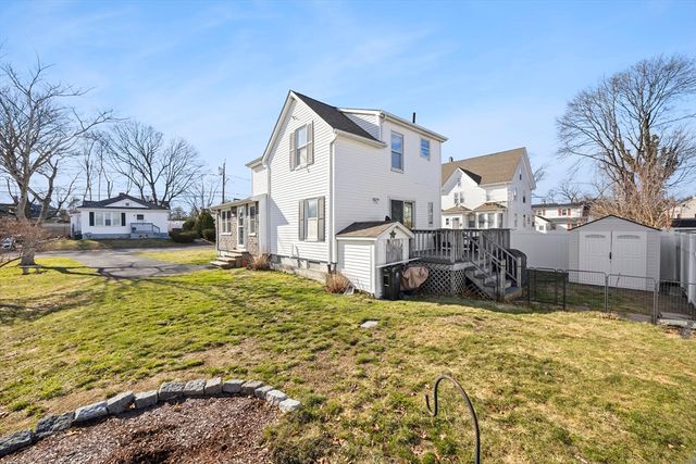 18 Belmont Pl, Brockton, MA 02301