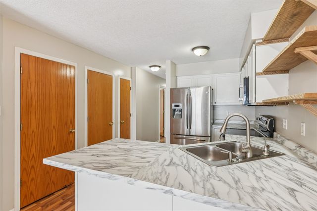 317 N Cherokee Drive, Polk City, IA 50226