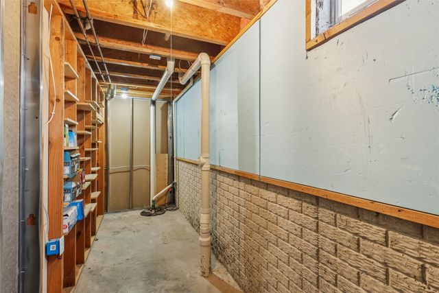 317 N Cherokee Drive, Polk City, IA 50226