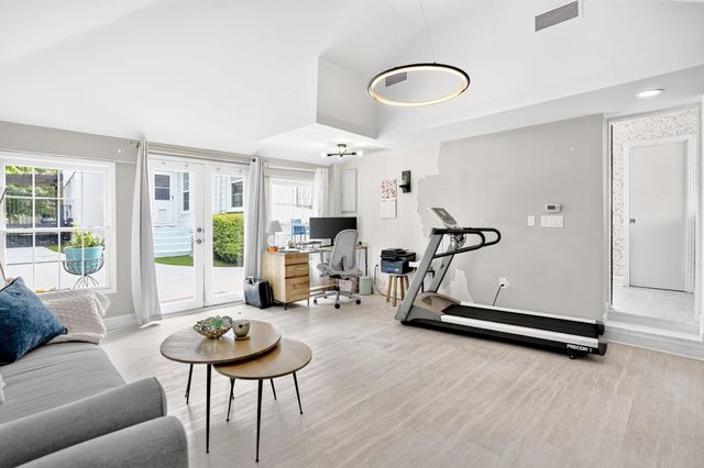 7015 Coronado Avenue, Dallas, TX 75214