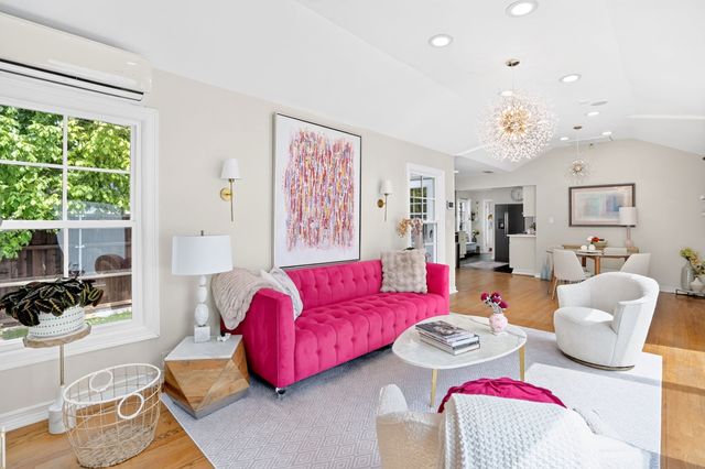 7015 Coronado Avenue, Dallas, TX 75214