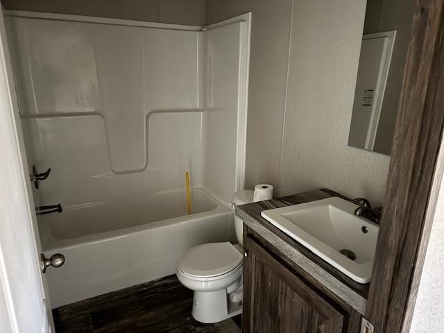 270 BAKER HILL LN, Bolivar, TN 38008