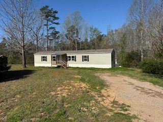 270 BAKER HILL LN, Bolivar, TN 38008