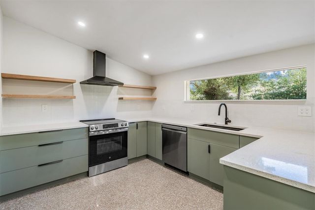 11012 N OREGON AVENUE, Tampa, FL 33612