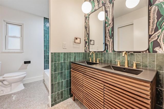 11012 N OREGON AVENUE, Tampa, FL 33612