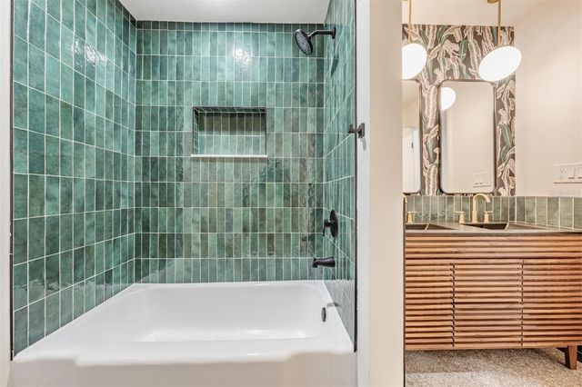 11012 N OREGON AVENUE, Tampa, FL 33612