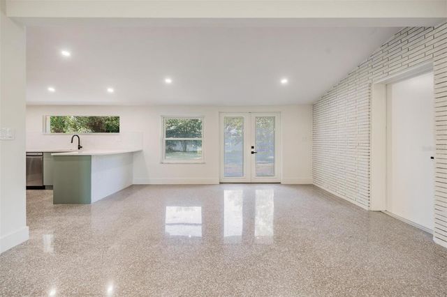 11012 N OREGON AVENUE, Tampa, FL 33612