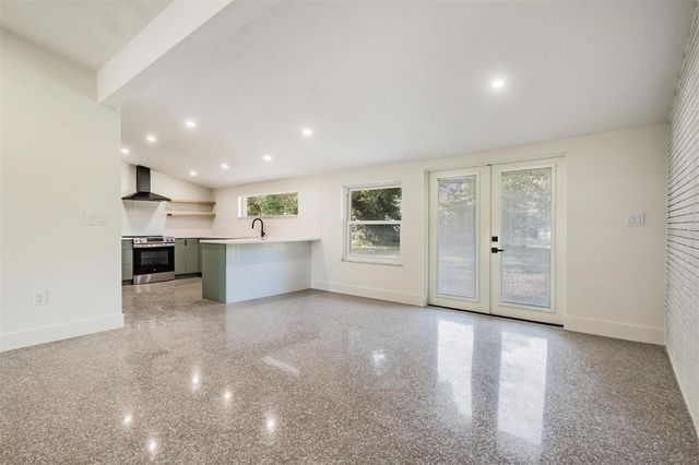 11012 N OREGON AVENUE, Tampa, FL 33612