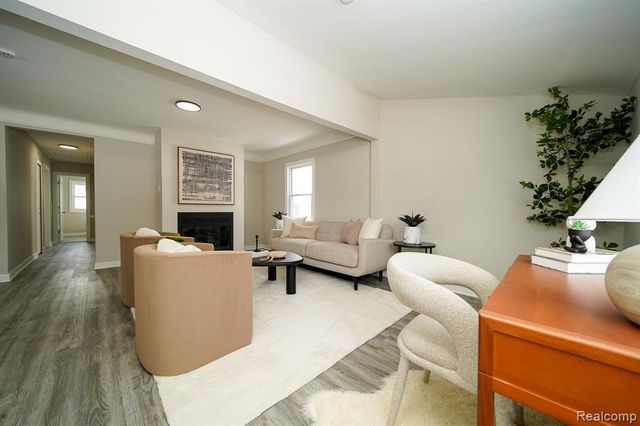 19348 Woodcrest Street, Harper Woods, MI 48225