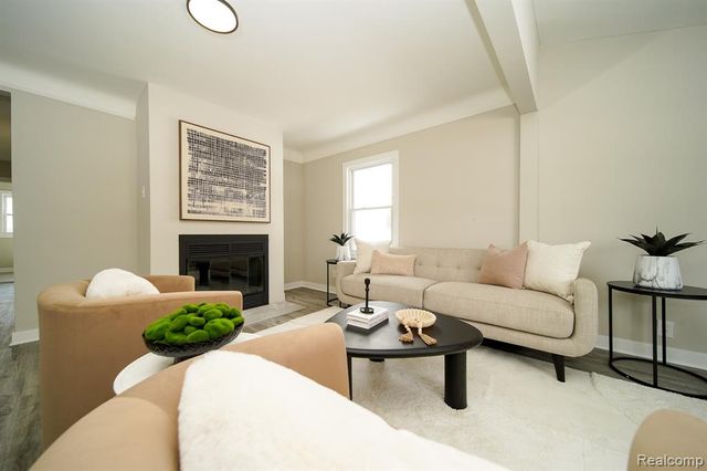 19348 Woodcrest Street, Harper Woods, MI 48225