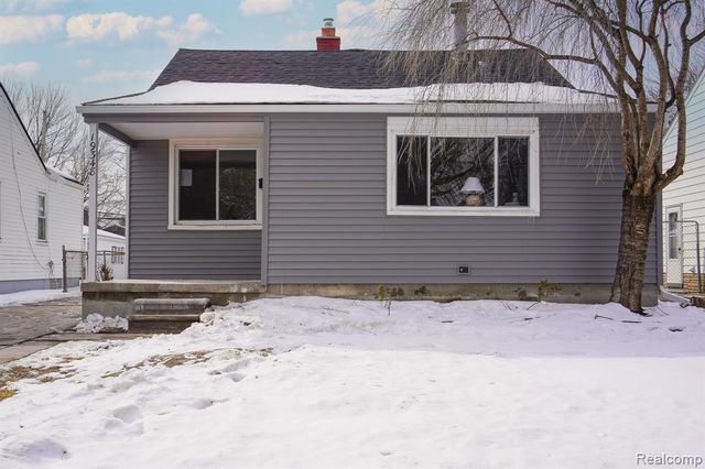 19348 Woodcrest Street, Harper Woods, MI 48225