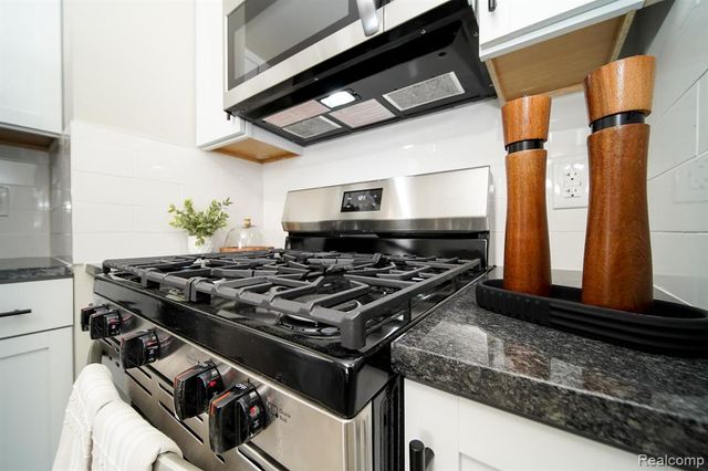 19348 Woodcrest Street, Harper Woods, MI 48225