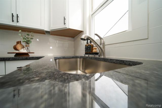 19348 Woodcrest Street, Harper Woods, MI 48225