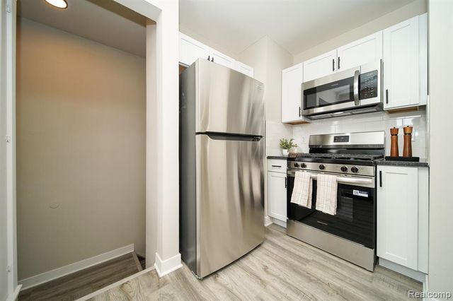 19348 Woodcrest Street, Harper Woods, MI 48225