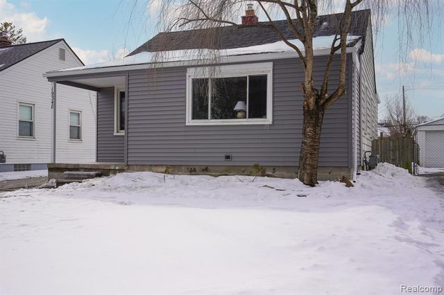 19348 Woodcrest Street, Harper Woods, MI 48225