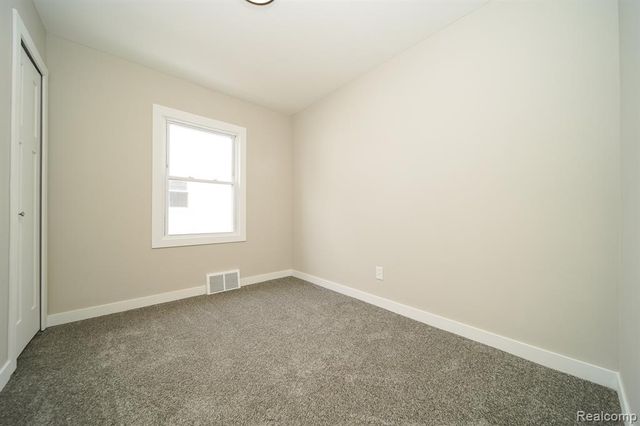 19348 Woodcrest Street, Harper Woods, MI 48225