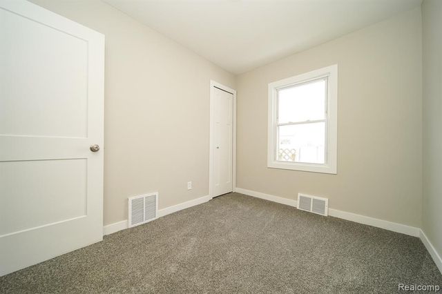 19348 Woodcrest Street, Harper Woods, MI 48225