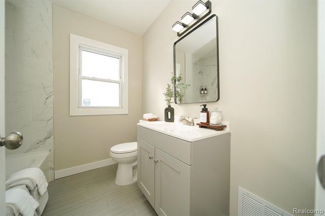 19348 Woodcrest Street, Harper Woods, MI 48225