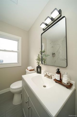 19348 Woodcrest Street, Harper Woods, MI 48225