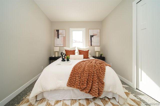 19348 Woodcrest Street, Harper Woods, MI 48225