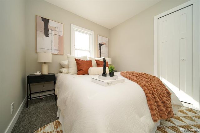 19348 Woodcrest Street, Harper Woods, MI 48225