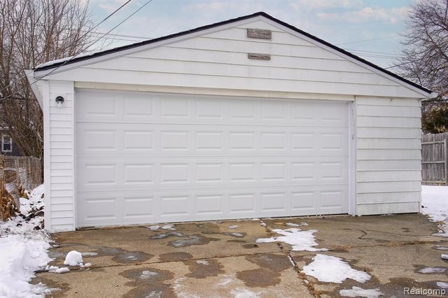 19348 Woodcrest Street, Harper Woods, MI 48225