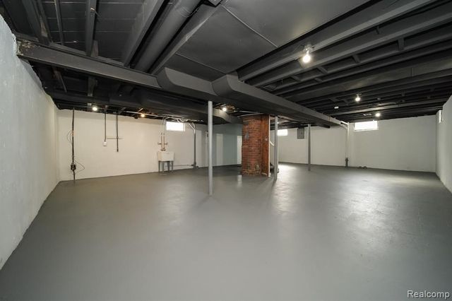 19348 Woodcrest Street, Harper Woods, MI 48225