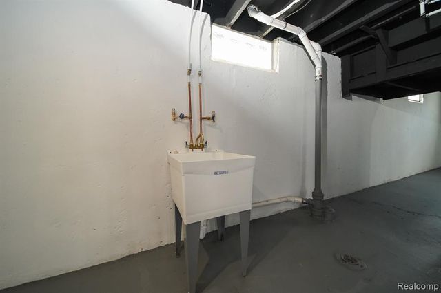 19348 Woodcrest Street, Harper Woods, MI 48225