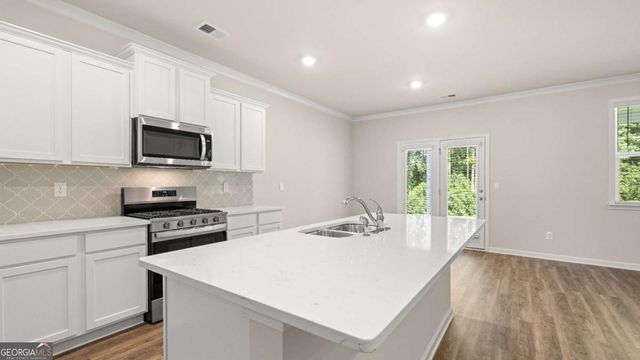 250 Sandy Oak Drive, Loganville, GA 30052