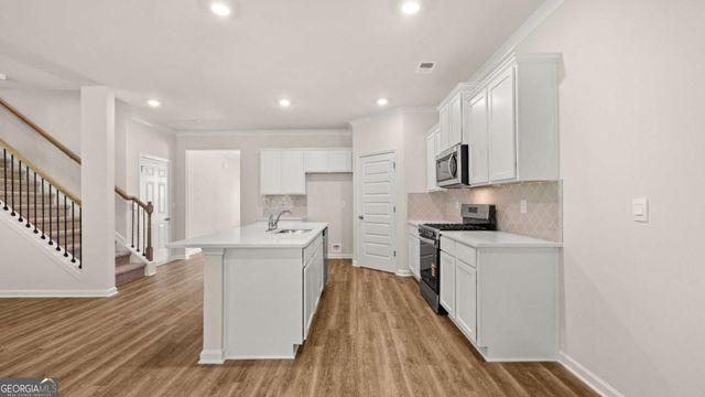 250 Sandy Oak Drive, Loganville, GA 30052